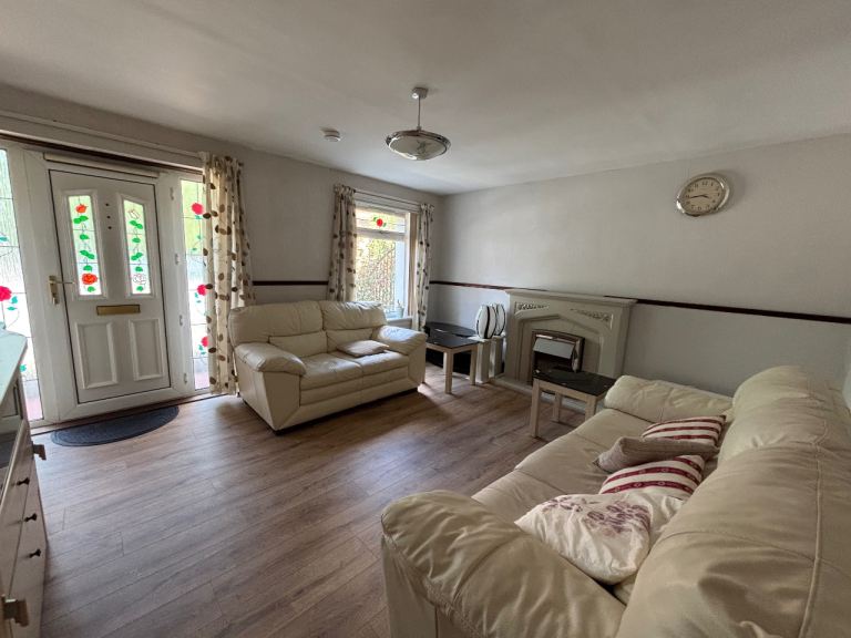 Lovely Furnished 2 bedroom maisonette house
