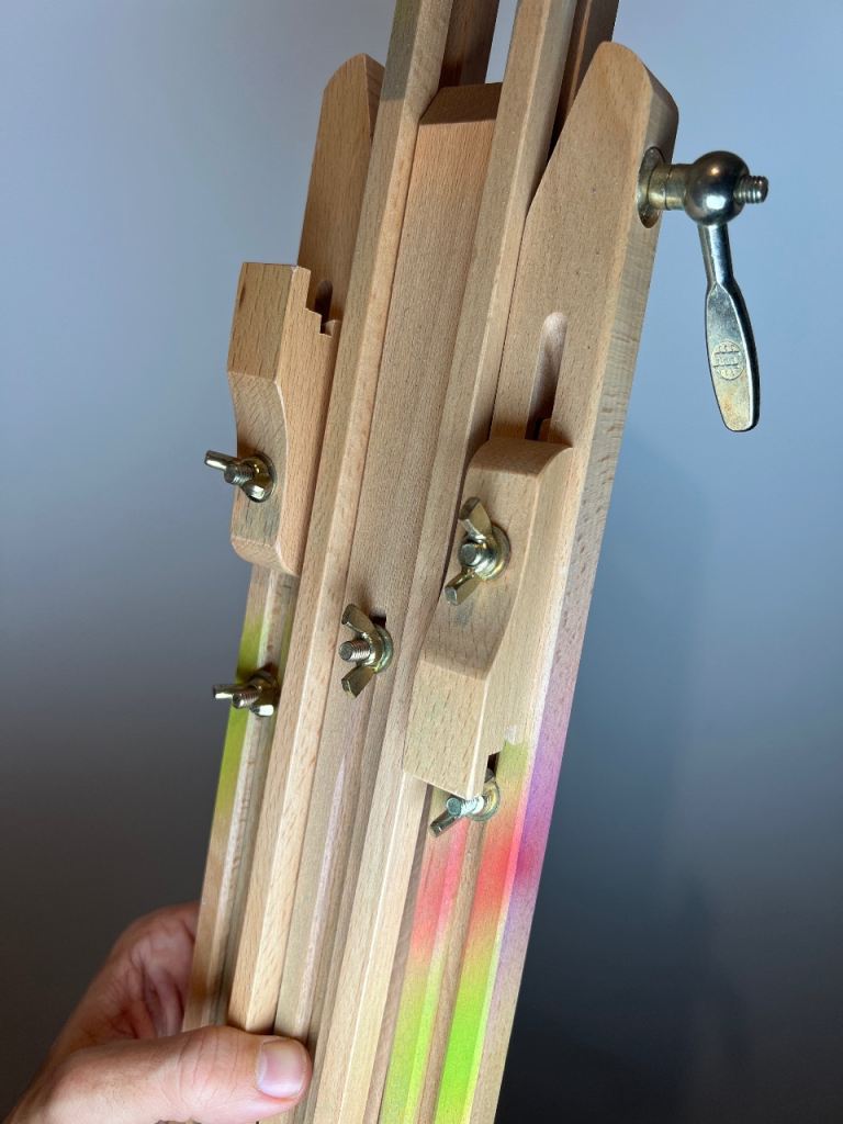 Artistic tripod easel