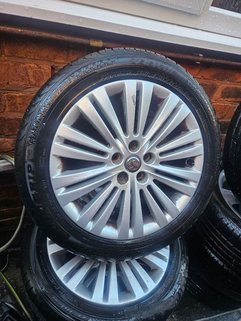 Vauxhall 17in alloy wheels off 2012 astra j petrol model in silver  pcd105 fitment set of 4 