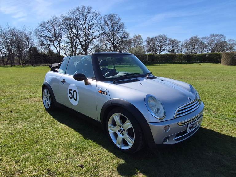 Mini CONVERTIBLE 2005 **LOW MILEAGE**