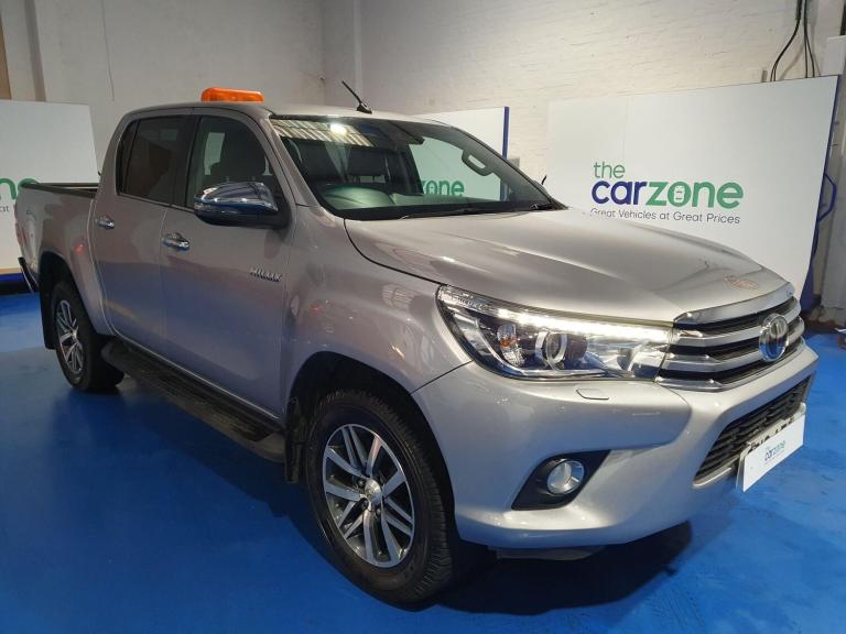  Toyota Hilux 2.4 D-4D Invincible Auto 4WD Euro 6 (s/s) 4dr (TSS) Diesel Automatic