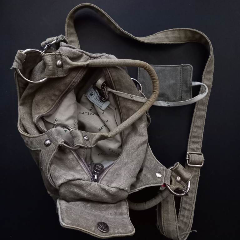VINTAGE SATIVA HEMP MULTI-POCKET UTILITY BAG