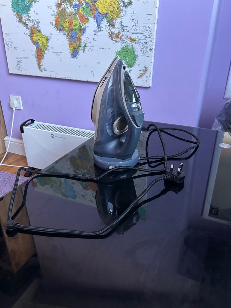 Beldray BEL01621F Powerlite Steam Iron, Ceramic Soleplate, Auto Shut-Off ironing Working