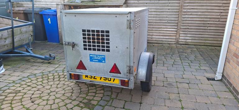 Broniss Dog Trailer