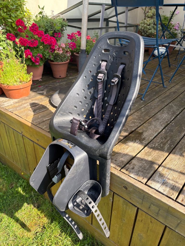 thule yepp maxi child seat and pannier mount