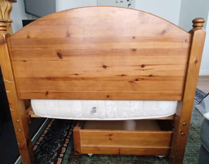 Solid pine storage bed (cans deliver)