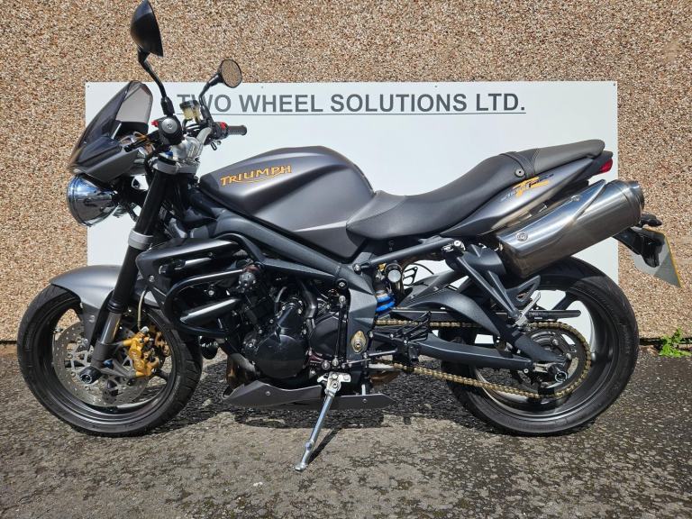 Triumph Street Triple R 675 abs in outstanding condition