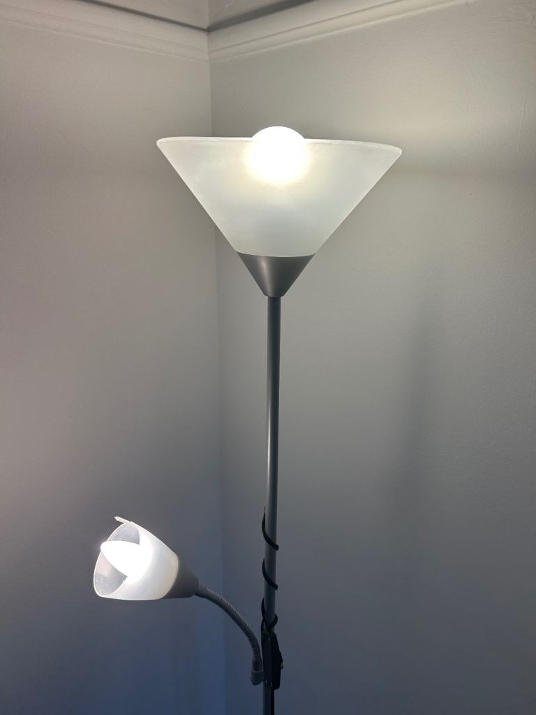 Floor lamp in perfect condition