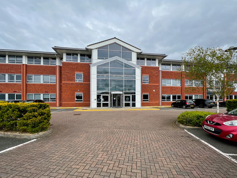 Leicester - LE191SY \ Office Space for 2 Workstations