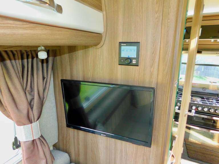 Auto-Sleeper Broadway Peugeot 2.0L Luxury 2 Berth Motorhome for sale