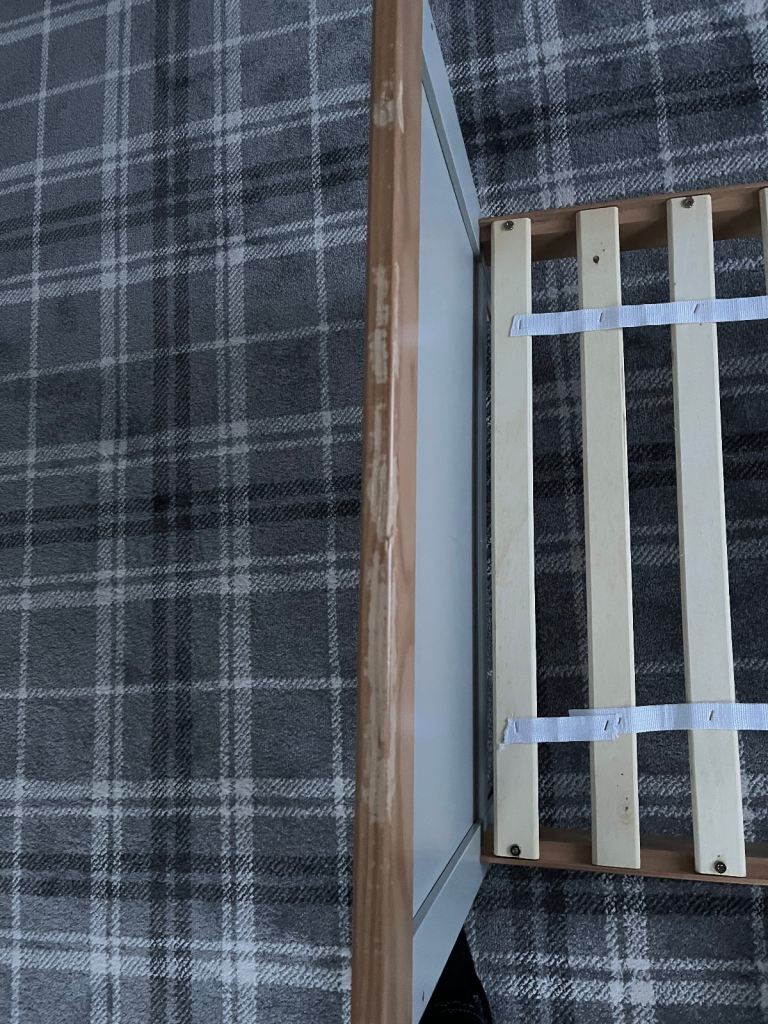 Tutti Bambini Rio Cot bed with cot top changer 