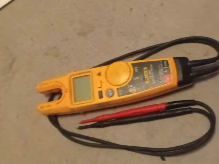 image for Fluke T6-600 with ground contact 