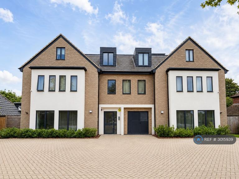 2 bedroom flat in The Ridge Way, South Croydon, CR2 (2 bed) (#3015939)