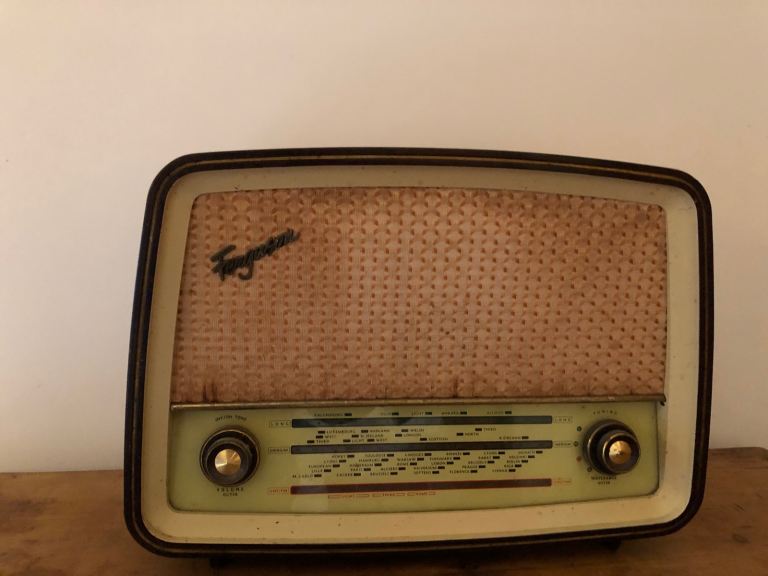 Vintage Bakelite Radio Ferguson 382U