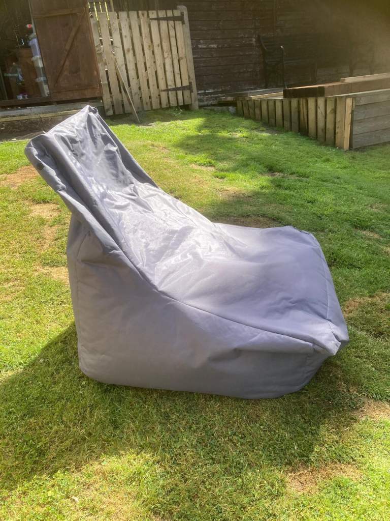 Large Grey Outdoor Bean Bag – Good Condition