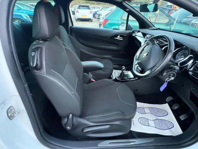 2017 DS Automobiles DS 3 1.2 PureTech 82 Connected Chic 3dr HATCHBACK PETROL Manual