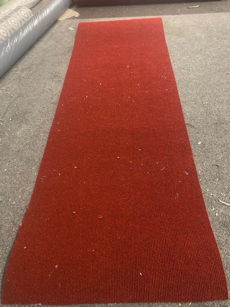 RED HEAVY DUTY RIBBED MATTING 1m/2m wide. Rubber backed waterproof RRP £30m READ THE LISTING