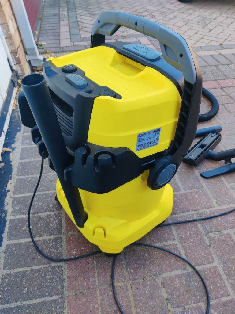 Karcher Wet & Dry Vacuum Cleaner - As new Condition