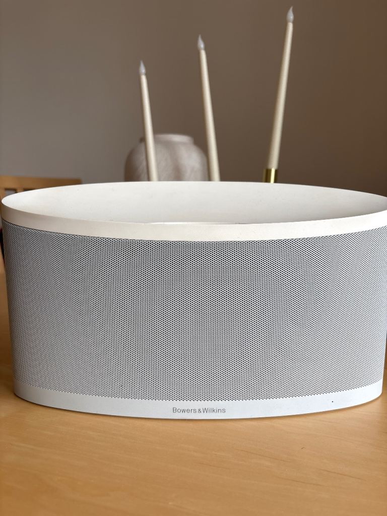 Bowers & Wilkins Wireless Speaker – White, Good Condition