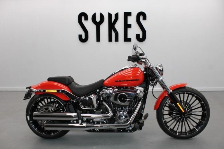 NEW 2026 Harley-Davidson FXBR Softail Breakout 117 in Blood Orange