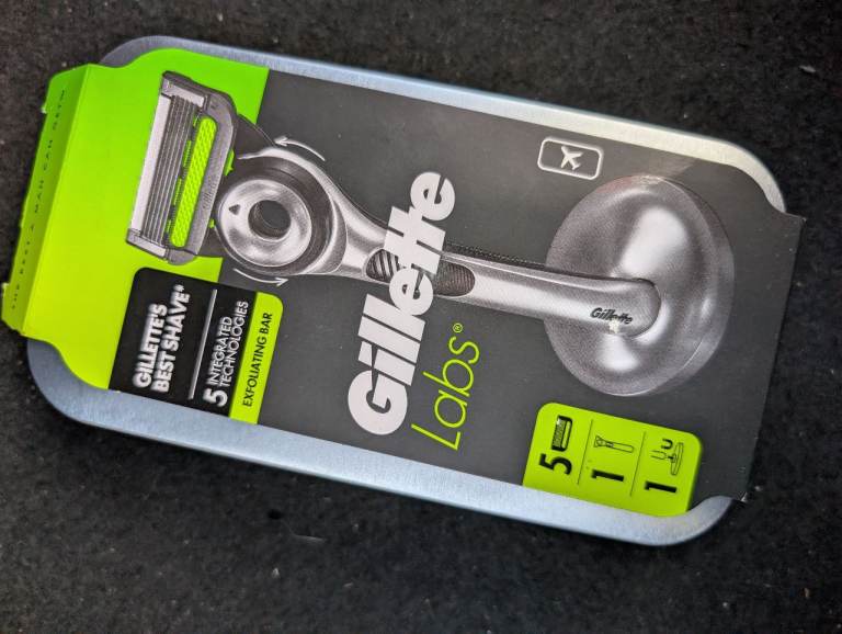New Gillette Labs Exfoliating Razor Kit – Unopened Pack