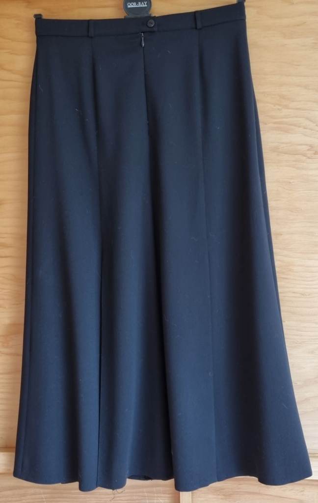 Basler Horst Black Panelled Midi Skirt Size 14, Excellent Condition.