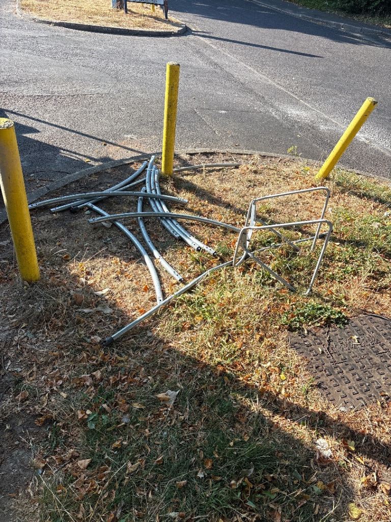 Metal Frame Pieces – Ideal for DIY Project