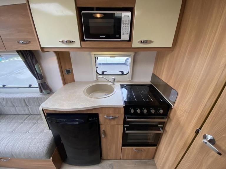 2014 SWIFT FREESTYLE SE S2 TOURING CARAVAN