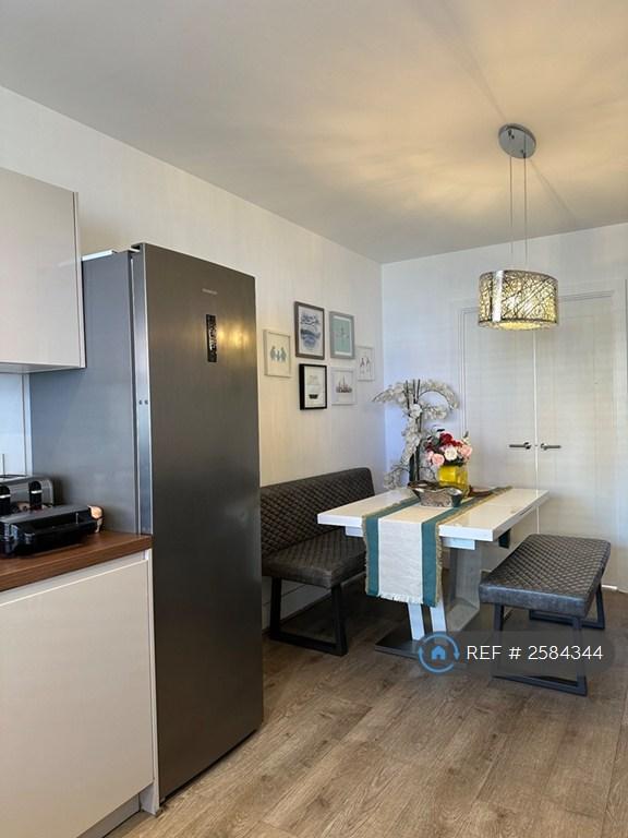 1 bedroom in Farnborough, Kent, BR6 (#2584344)