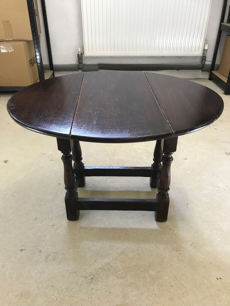Antique / vintage drop leaf side / coffee table