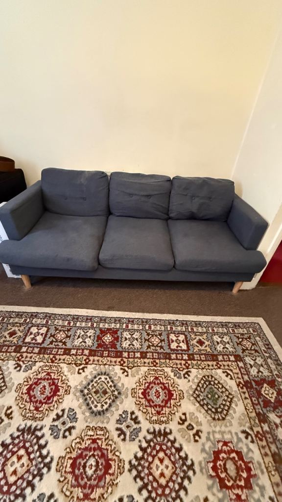 Free sofa 2 3 seater 