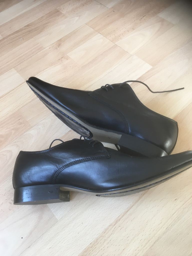 2 pairs of mens shoes size 8