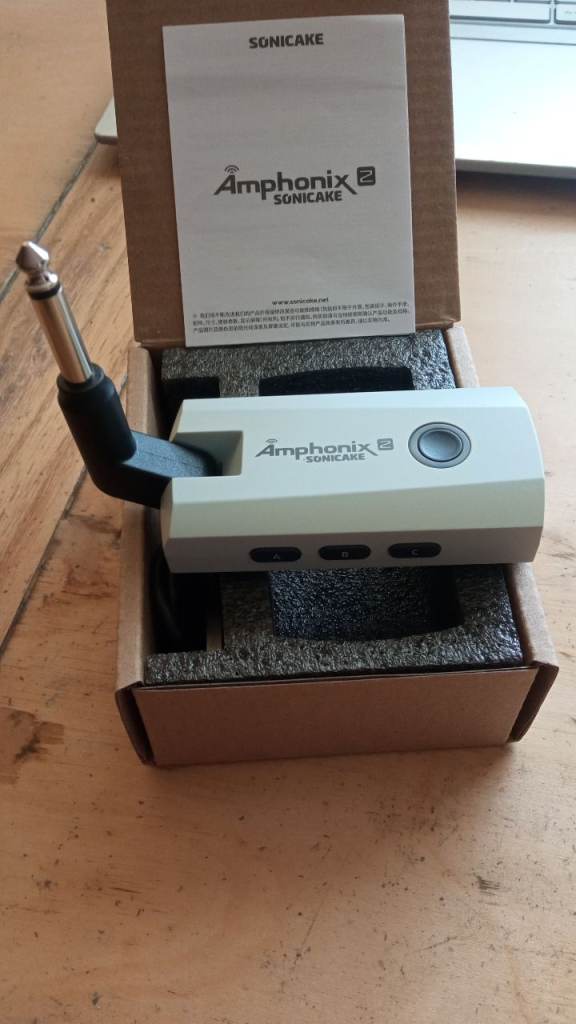 SONICAKE QAP-50 Amphonix 2 Headphone Guitar Amp with 50 Factory Presets - New Unused.