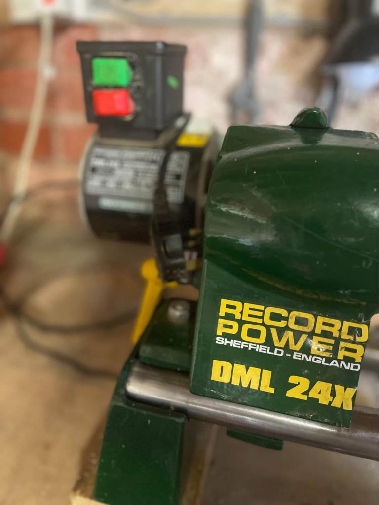 Record Power DMLBR Woodturning Lathe with Stand & Bowl Accessories – £395