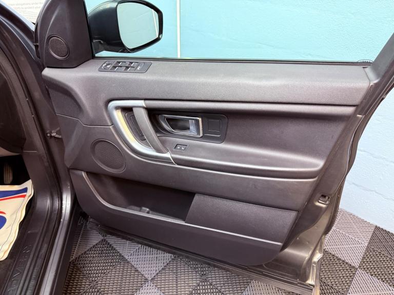 2017 Land Rover Discovery Sport 2.0 TD4 SE Tech 4WD Euro 6 (s/s) 5dr ESTATE Diesel Manual