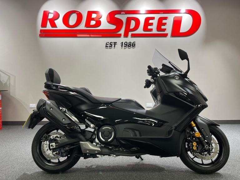 Yamaha TMAX TECH MAX 560 scooter, 2024