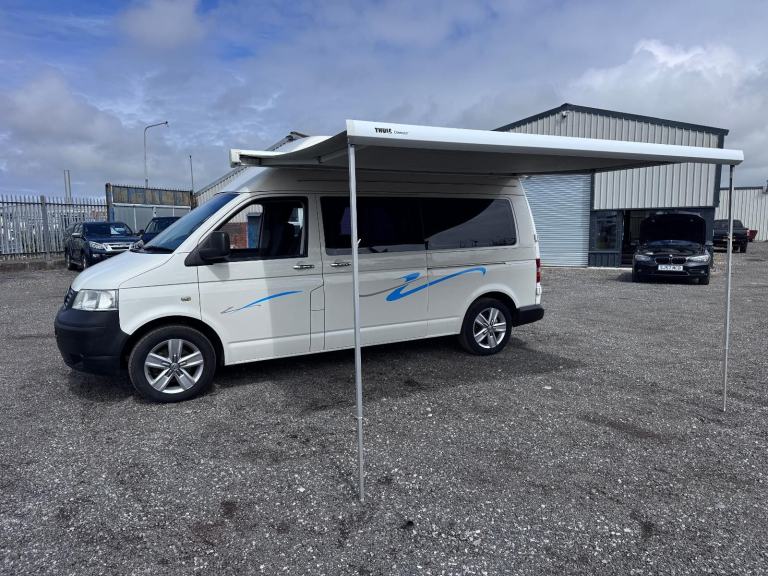 Volkswagen Transporter 2.5 LWB Hi Top Campervan. Full width Bed. Awning. AIRCON