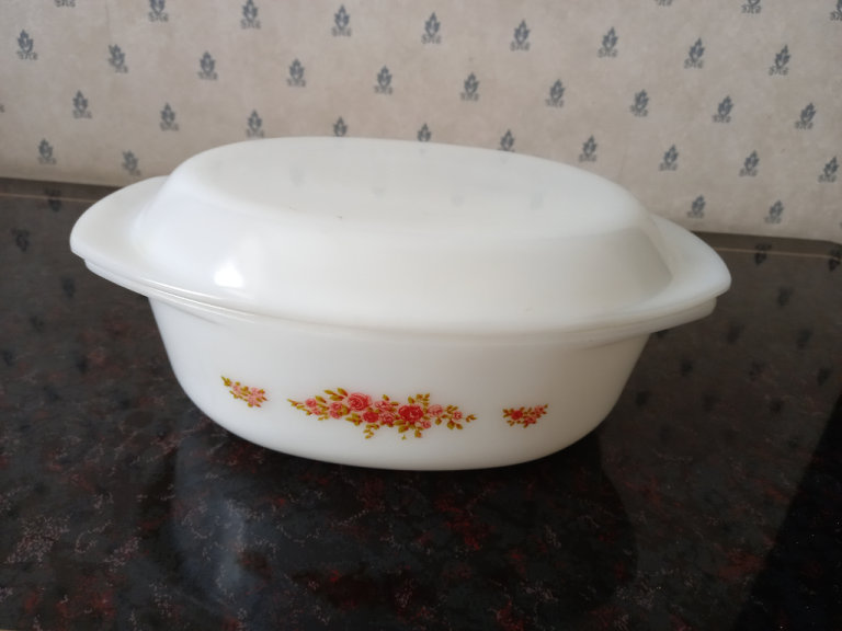 Pirex Dish with lid and floral design