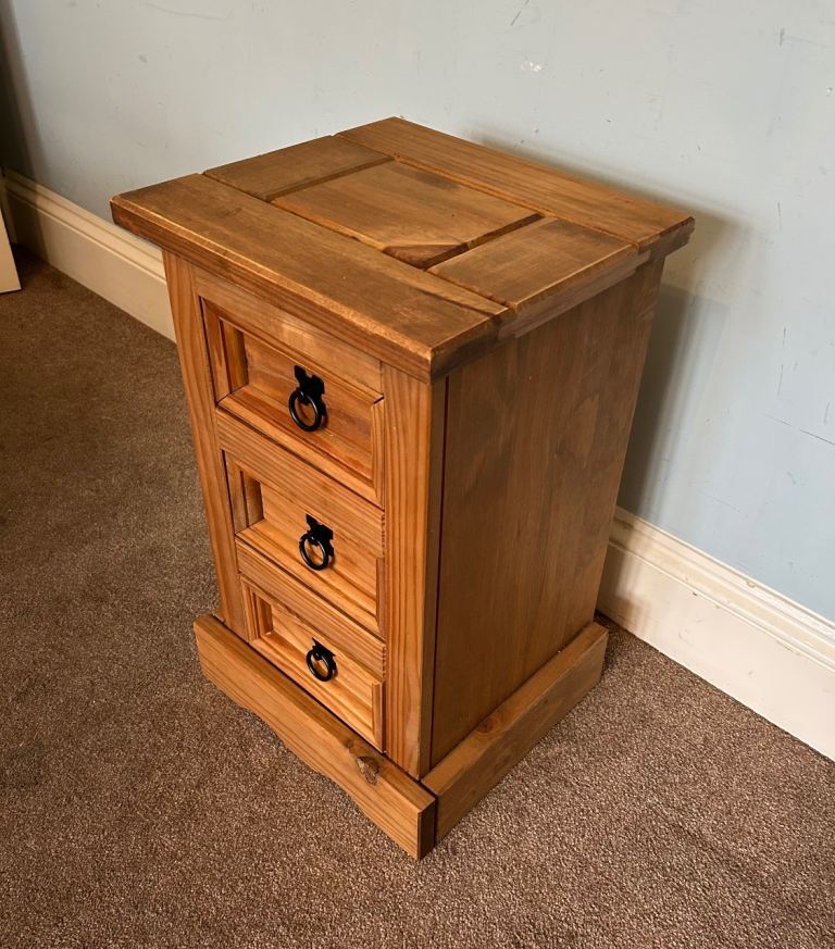 1 Mexican Pine Bedside with 3 Drawers H23in/59cm W14in/36cm D13in/33cm Good condition  J150
