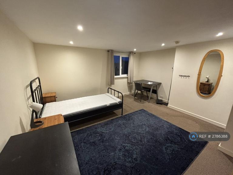 1 bedroom in Cowper St, Northampton, NN1 (#2786388)