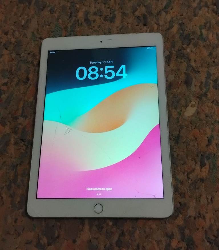 APPLE IPAD 6TH GEN 32GB UNLOCKED 