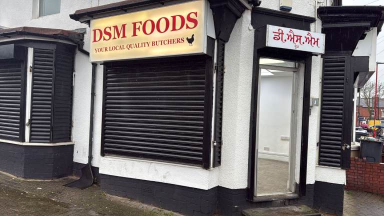 Commercial shop for rent ideal fir retail shop