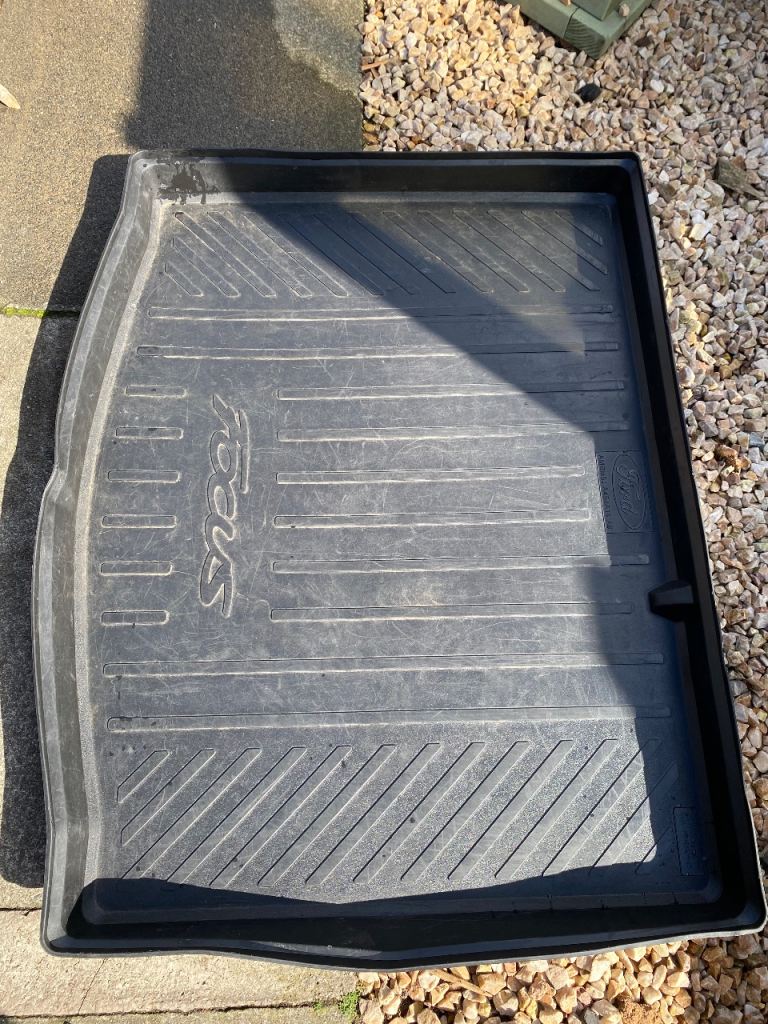 Ford Focus boot tray and liner