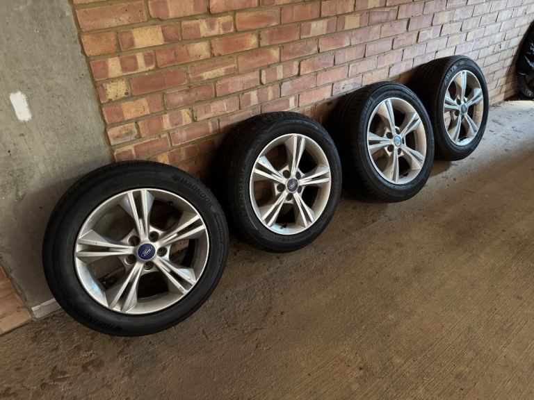 Genuine Ford 16” alloy wheels