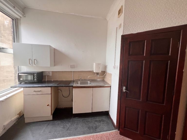 Self contained studio flatlet