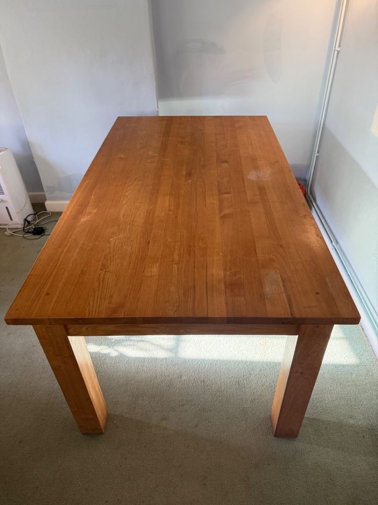Oak dining table 