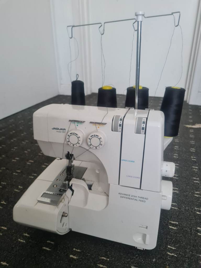 Overlocker sewing machine 