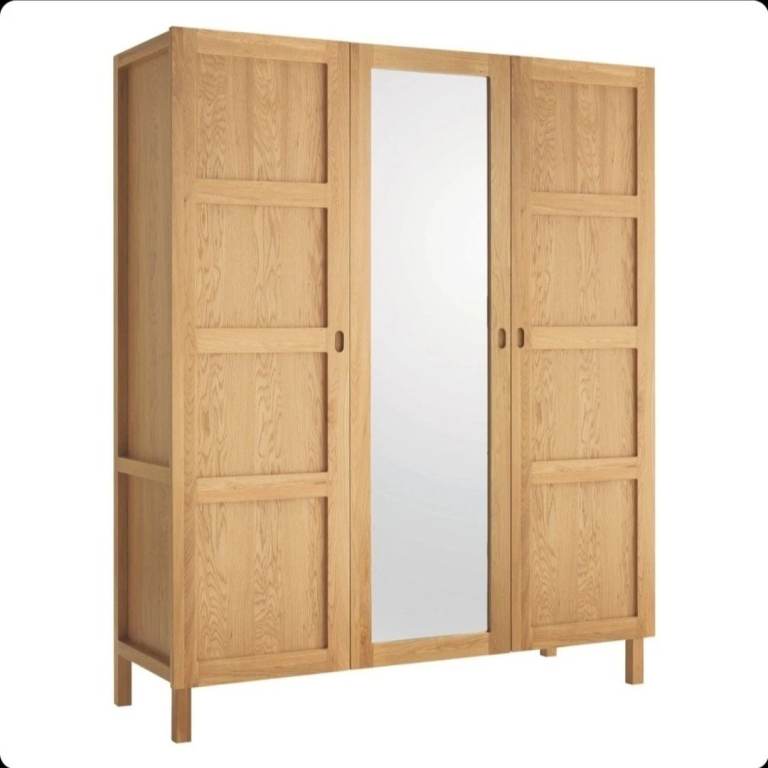 Habitat Radius 3 Door Solid Oak Wardrobe - Immaculate! 