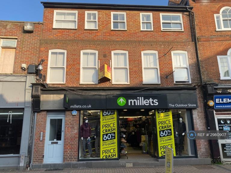 2 bedroom flat in High St, Chesham, HP5 (2 bed) (#2980907)