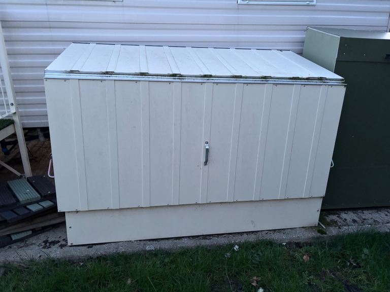 Metal outside storage 